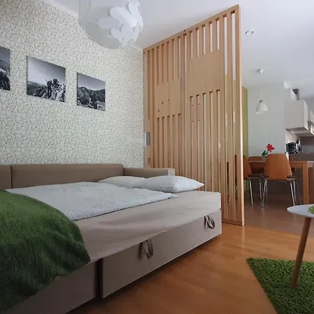 Tourist Farm Storman With Ev Ch-station Smještaj na farmi Trzic
