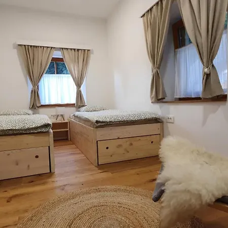 Alloggio per agriturismo Tourist Farm Storman With Ev Ch-station Tržič