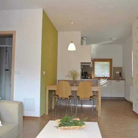 Tourist Farm Storman With Ev Ch-station Lantgård