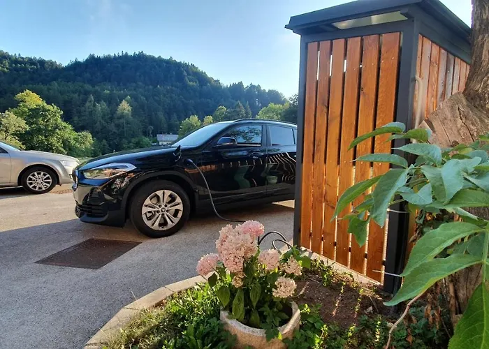 Tourist Farm Storman With Ev Ch-station